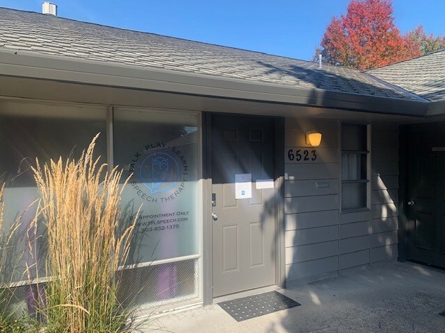 More Photos Of 6511-6549 SE King Rd, Milwaukie Office For Sale