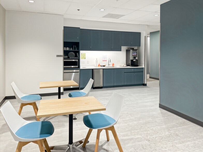 More Photos Of 3330 Harbor Blvd, Costa Mesa Coworking Space