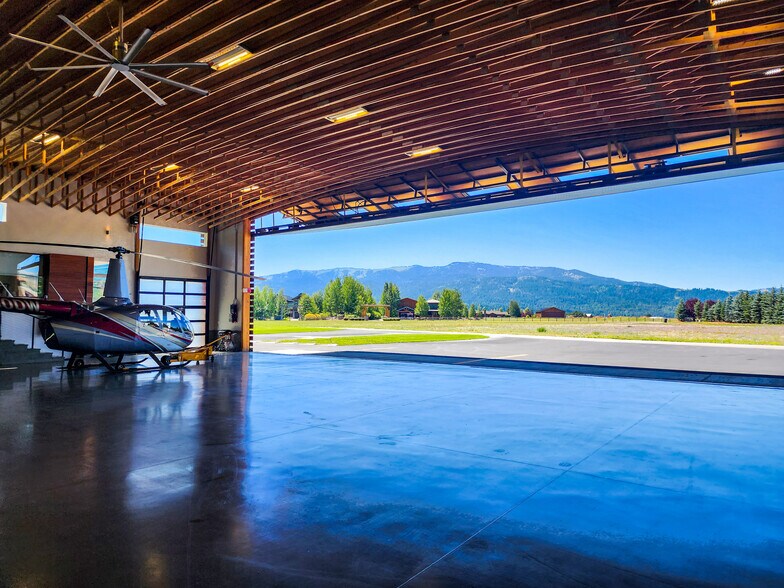 More Photos Of 872 Alpine Village Loop, Alpine Airplane Hangar For Sale