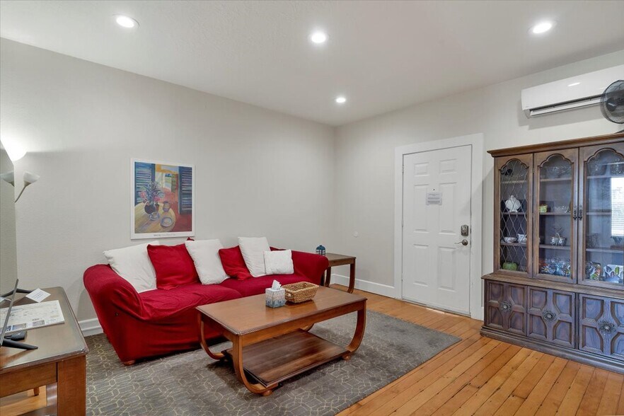 More Photos Of 246 State St, Salem Storefront Retail Residential For Sale