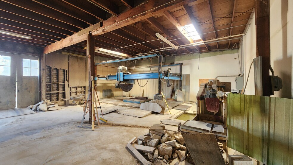 More Photos Of 1433 E Main St, Santa Paula Warehouse For Sale
