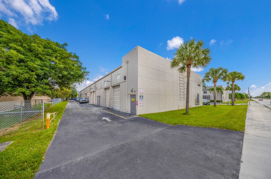 More Photos Of 13405 SW 128th St, Miami Light Manufacturing For Sale