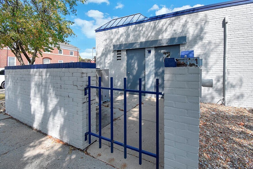 More Photos Of 245 N Seltzer St, Crestline Bank For Sale