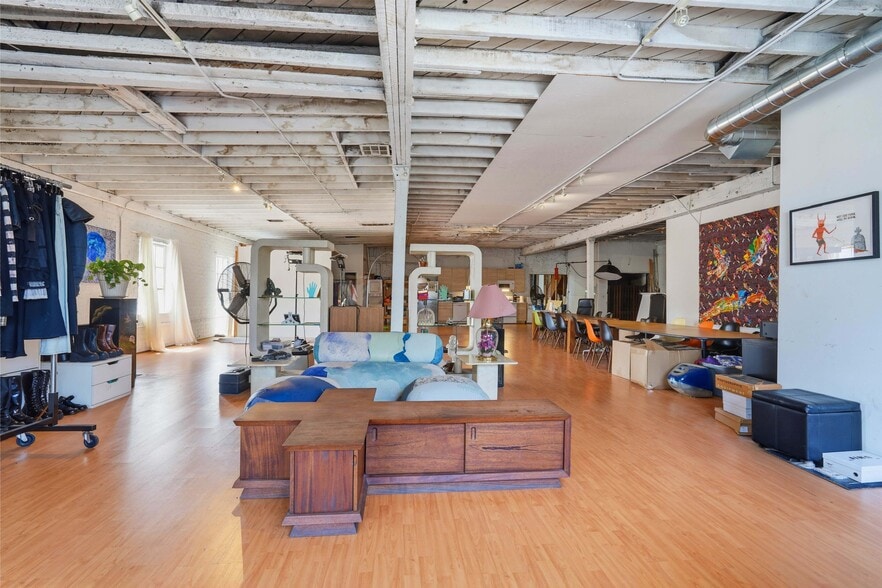 More Photos Of 714 Ducommun St, Los Angeles Manufacturing For Lease