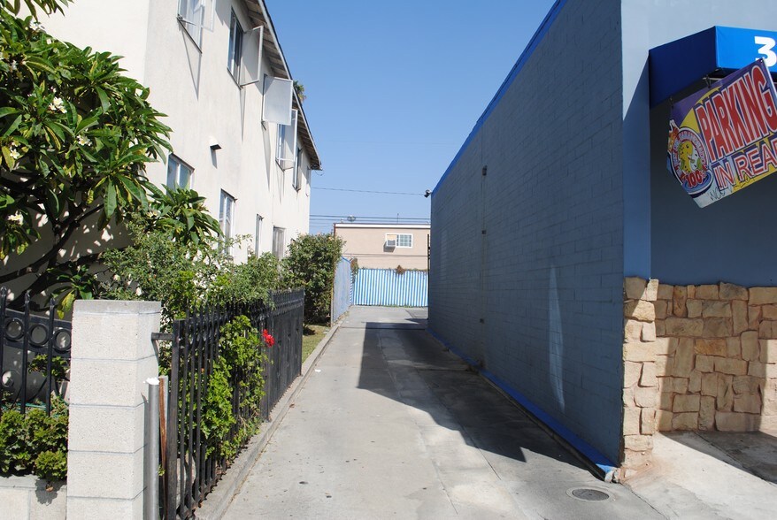 More Photos Of 343 E Market St, Long Beach Restaurant For Lease