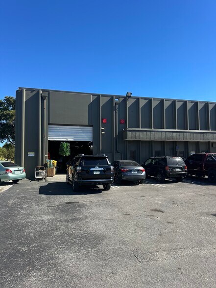 More Photos Of 16489-16497 NW 49th Ave, Hialeah Warehouse For Lease