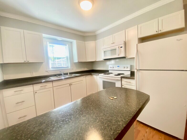 More Photos Of 164 W Wall St, Cookeville Apartments For Sale