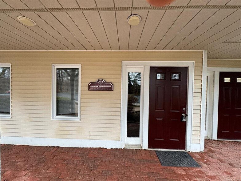 More Photos Of 324 Elm St, Monroe Medical For Sale