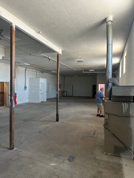 More Photos Of 215 W Yakima, Jerome Warehouse For Lease