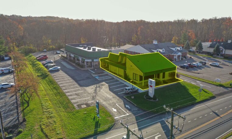 Primary Photo Of 28 Shunpike Rd, Cromwell Medical For Lease