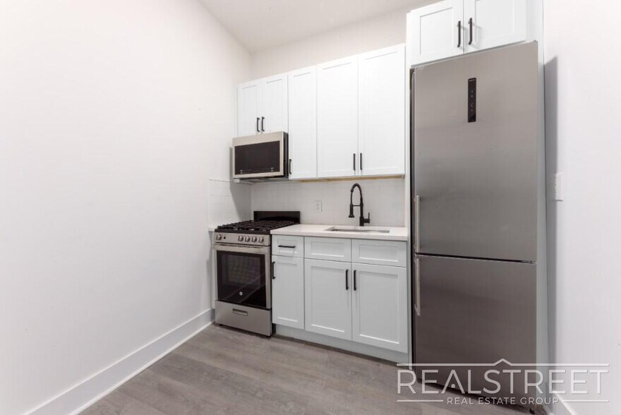 More Photos Of 15 Washington Ter, New York Apartments For Sale