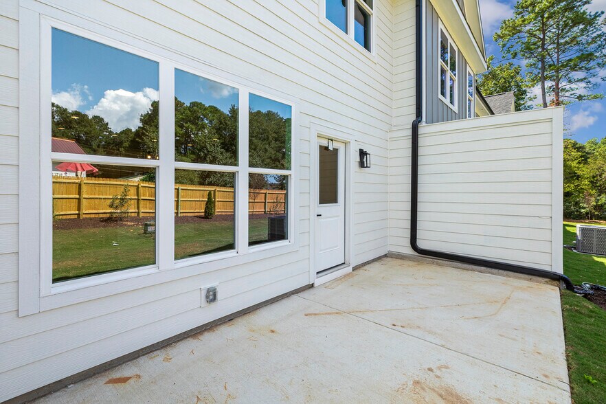 More Photos Of 114 Chella Ct, Sanford Multifamily For Sale