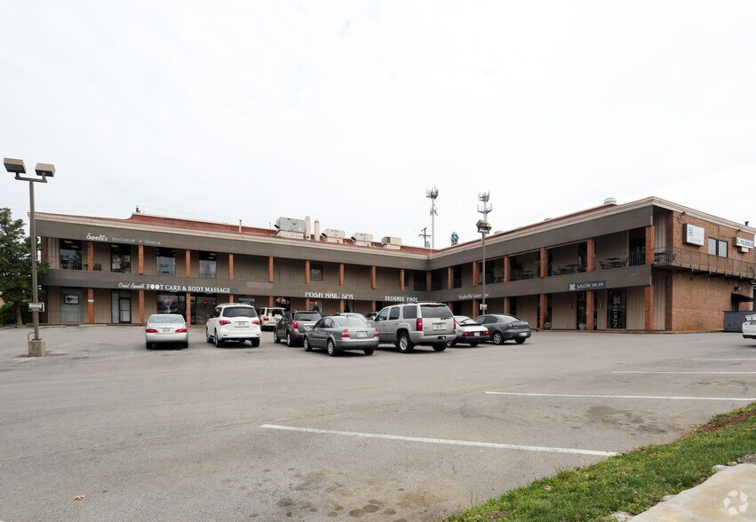 More Photos Of 2208-2210 Crestmoor Rd, Nashville Freestanding For Lease