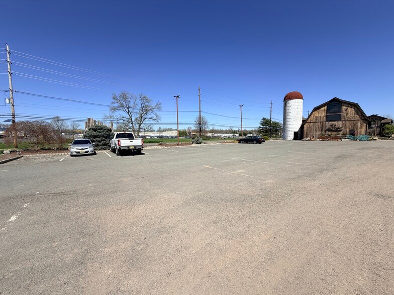 More Photos Of 981 Georges Rd, Monmouth Junction Land For Lease