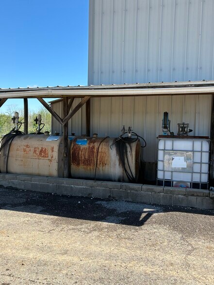 More Photos Of 213 Corporate Dr, Elizabethtown Warehouse For Lease