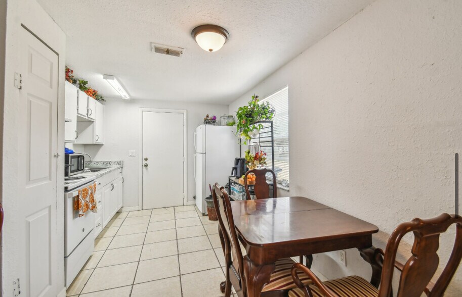 More Photos Of 4507-4517 E Giddens Ave, Tampa Multifamily For Sale