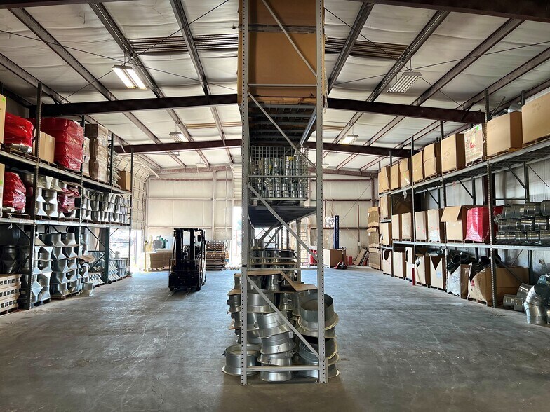 More Photos Of 5936 Eden Dr, Haltom City Warehouse For Sale