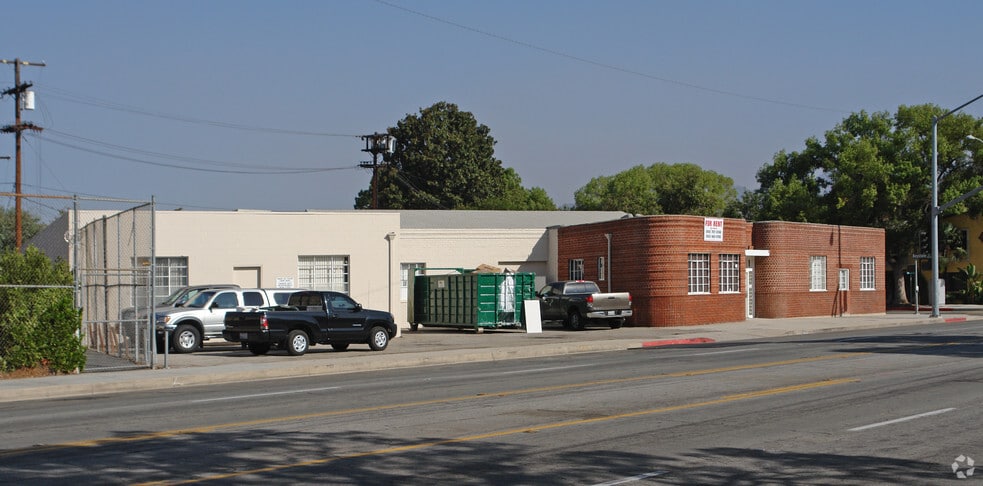 More Photos Of 2101 W Olive Ave, Burbank Warehouse For Sale
