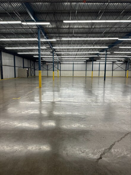 More Photos Of 180 Wheeler Ct, Langhorne Distribution For Lease