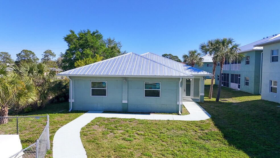 More Photos Of 4520 S Biscayne Dr, North Port Apartments For Sale