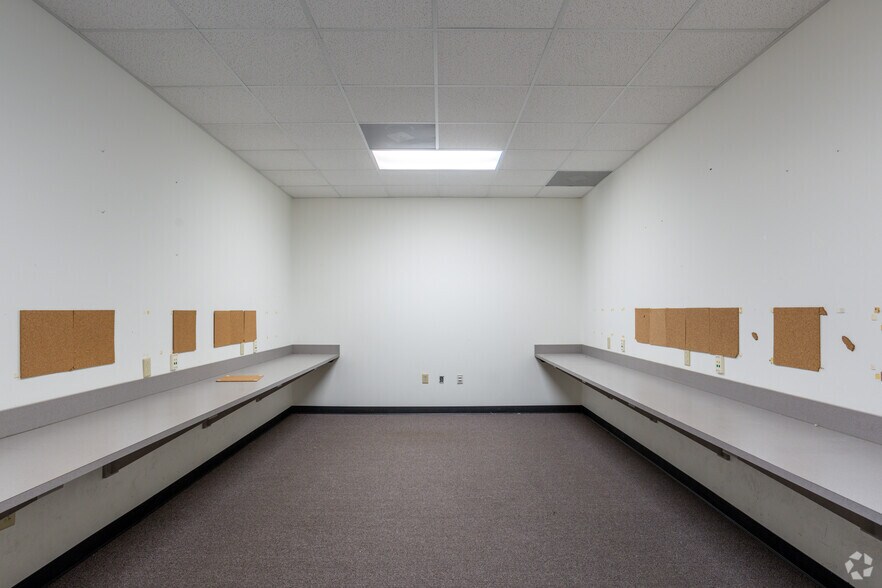 More Photos Of 2160 Commerce Dr, Monroe Storefront Retail Office For Lease