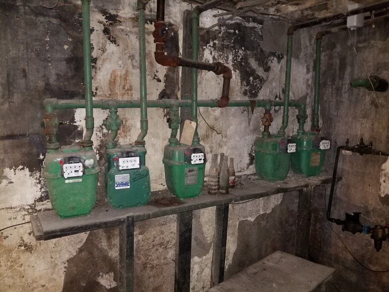 More Photos Of 409 Cavitt Ave, Trafford Bar For Sale