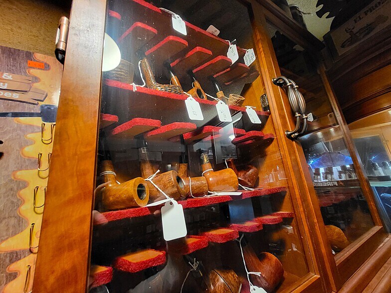 More Photos Of 1209 W 7th St, Joplin Office For Sale