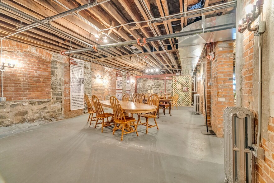 More Photos Of 306-310 Huron Ave, Port Huron Freestanding For Sale