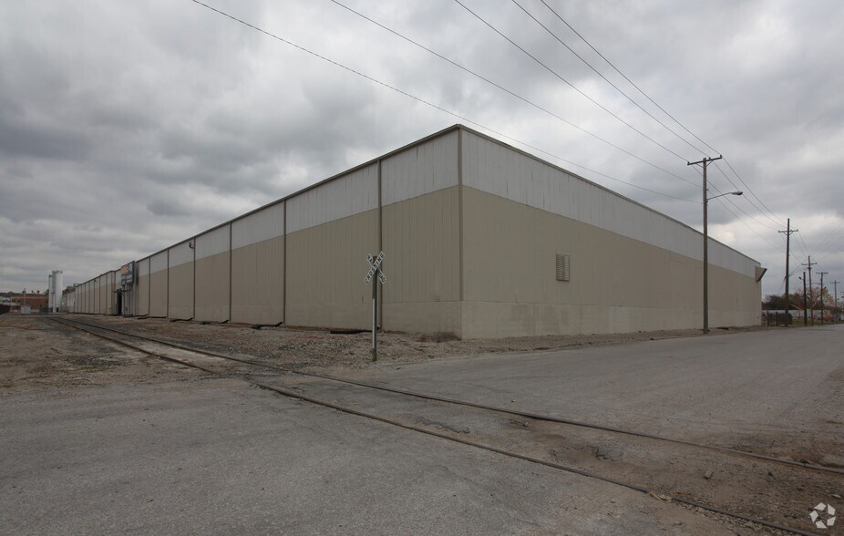 More Photos Of 1413 Osage Ave, Kansas City Manufacturing For Lease