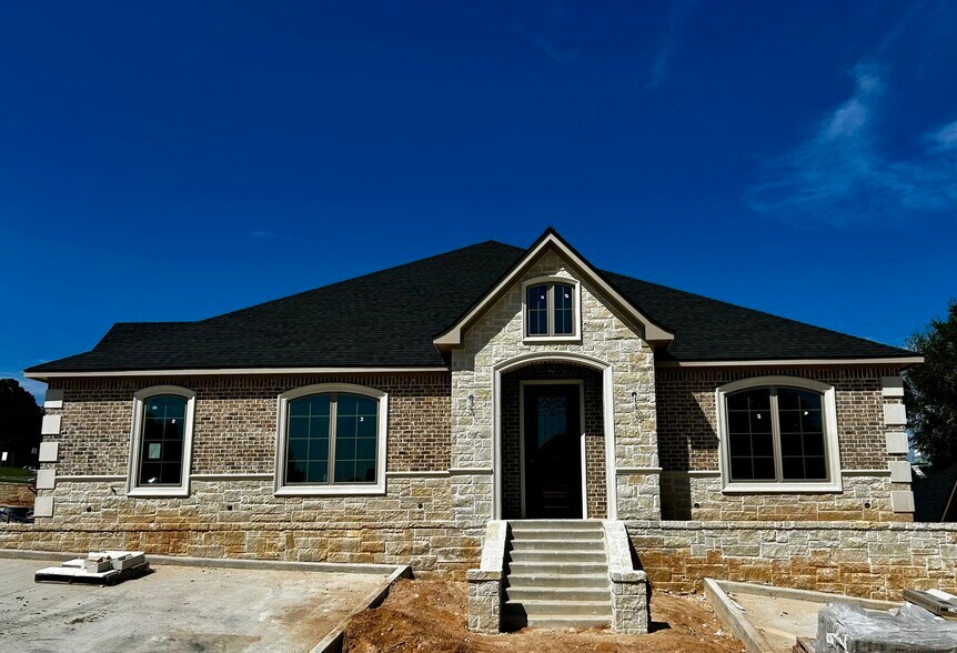 More Photos Of 7228 Crosswater Ave, Tyler Unknown For Lease