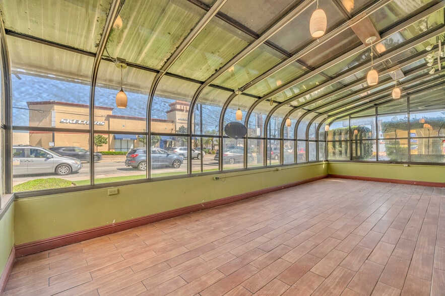 More Photos Of 437 S Azusa Ave, Azusa Restaurant For Lease