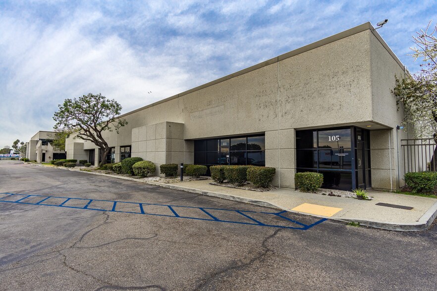 More Photos Of 105-161 W Victoria St, Long Beach Light Manufacturing For Lease