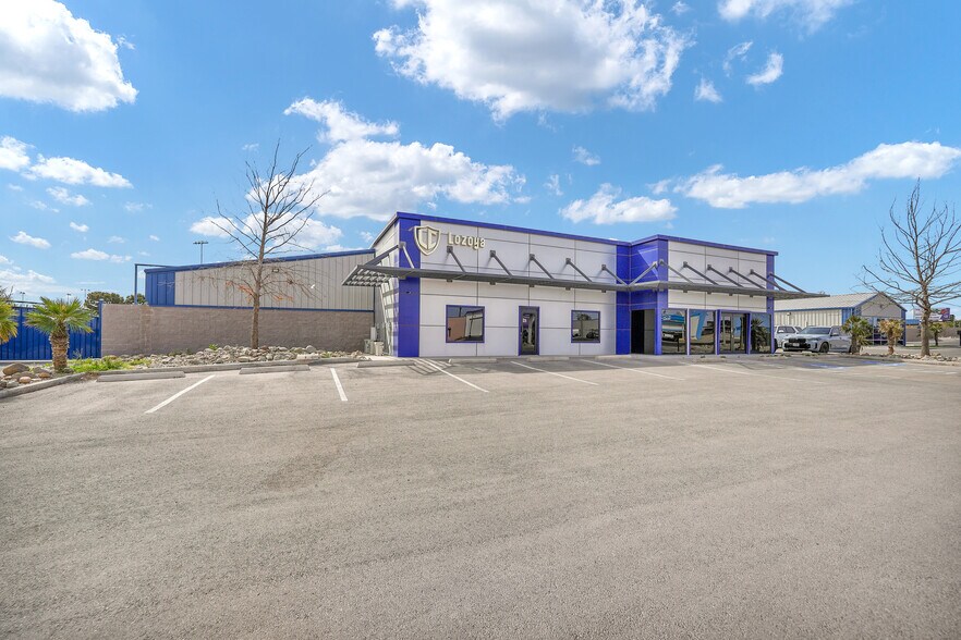 More Photos Of 2903 Wall St, Midland Office For Lease