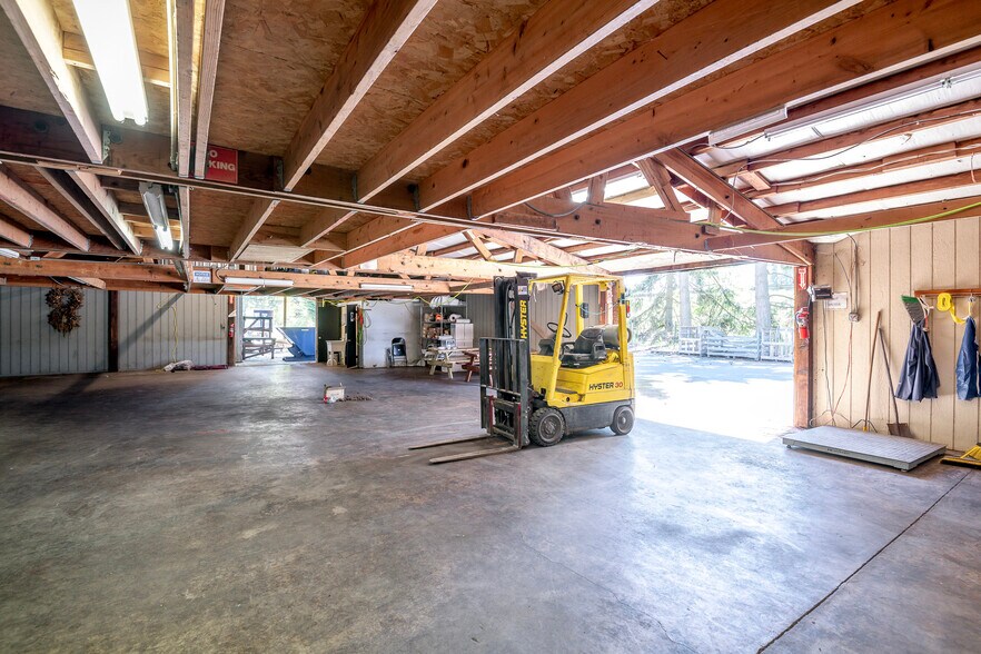 More Photos Of 10709 12th Ave E, Tacoma Warehouse For Sale