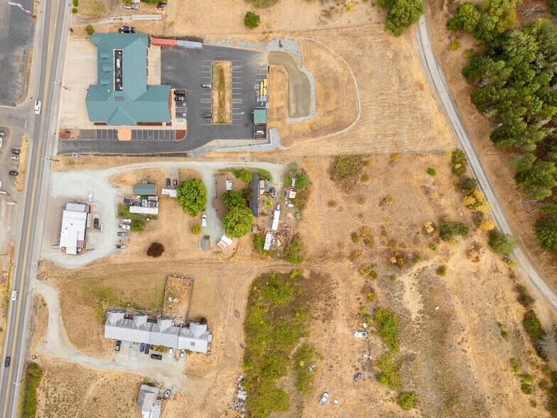 More Photos Of 125 Opresik Ln, Myrtle Creek Bar For Sale