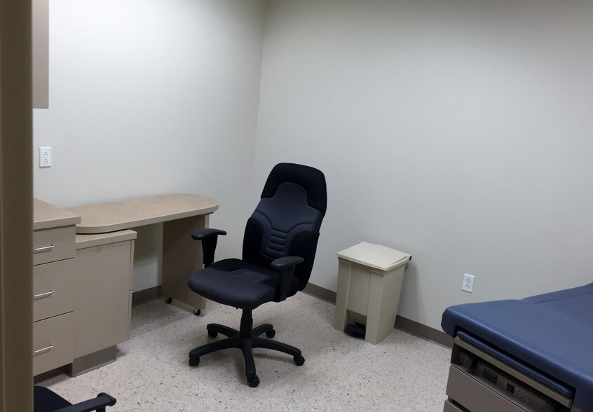 More Photos Of 4532 N Mesa St, El Paso Medical For Lease