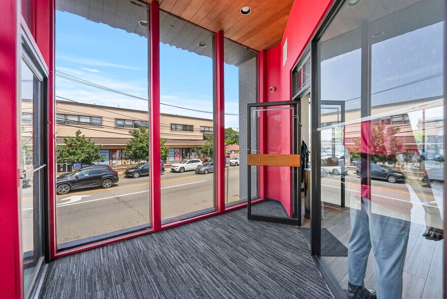 More Photos Of 530-540 Bergen Blvd, Ridgefield Office For Sale