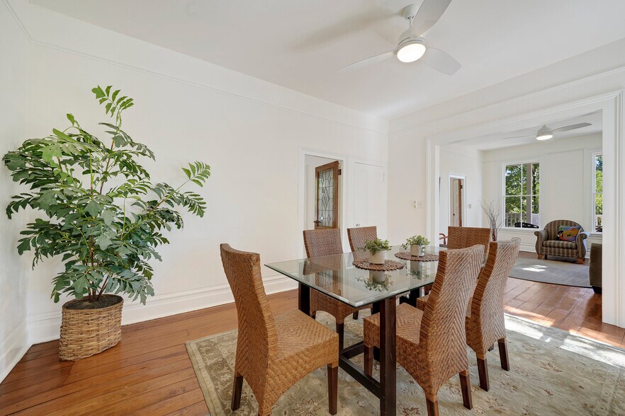 More Photos Of 1423-1425 Foothill, Calistoga Apartments For Sale
