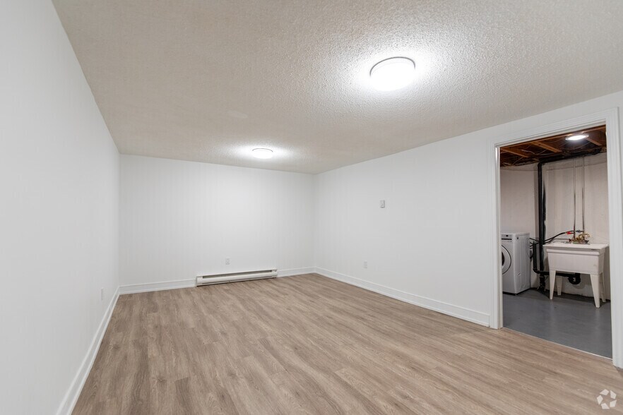 More Photos Of 100 Rideau St, Oshawa Apartments For Sale