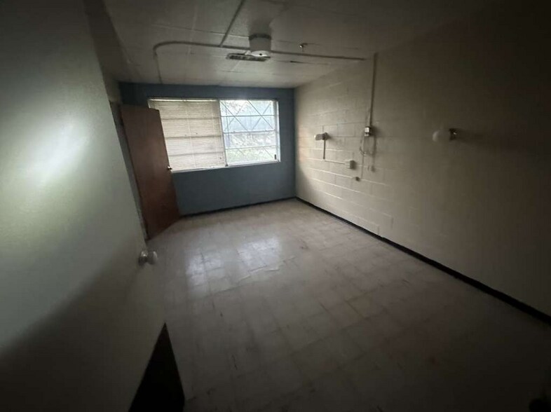 More Photos Of 1901 W Elliott St, Breckenridge Office For Sale