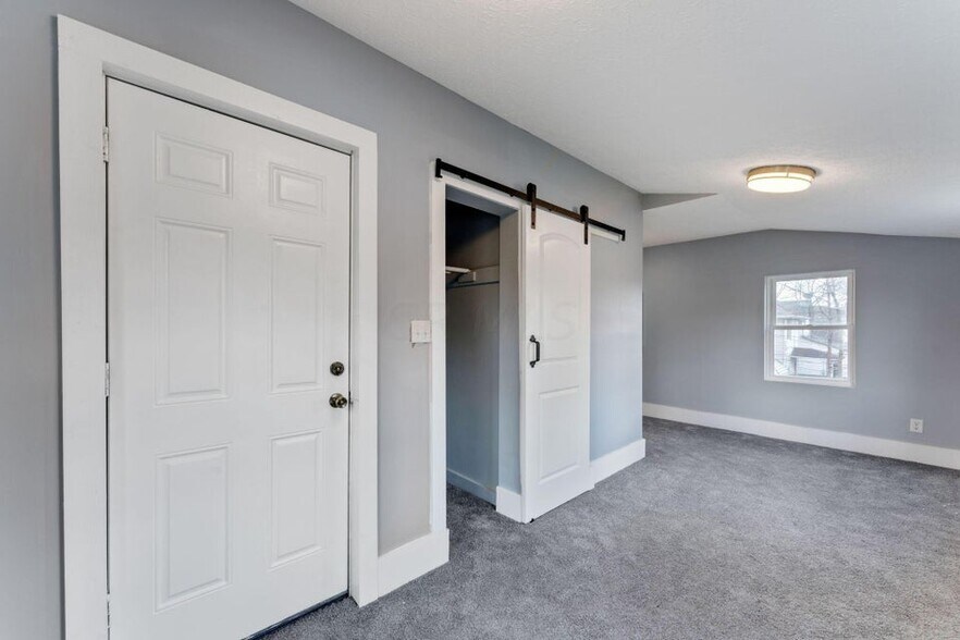 More Photos Of 361 1/2 S Harris Ave, Columbus Apartments For Sale