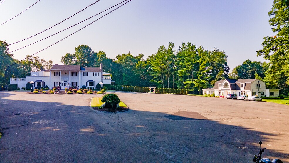 More Photos Of , Brookfield Unknown For Sale