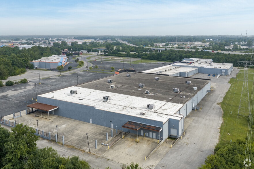 More Photos Of 3643-3749 Commercial Dr, Indianapolis Unknown For Lease