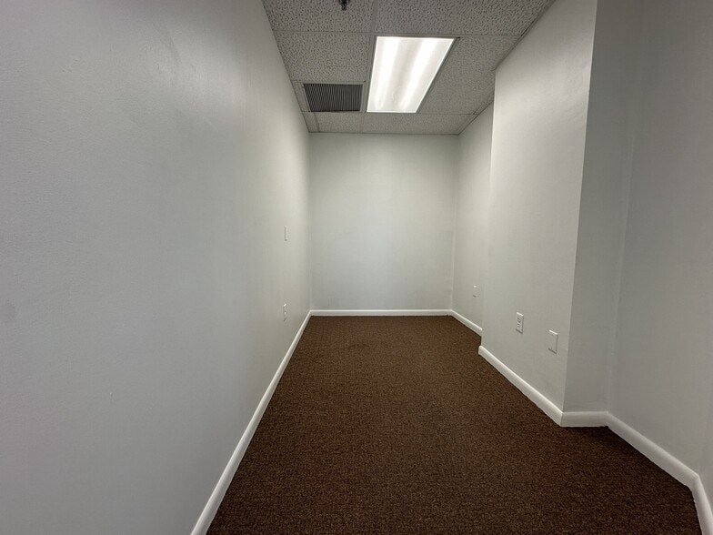 More Photos Of 2455 E Sunrise Blvd, Fort Lauderdale Loft Creative Space For Sale
