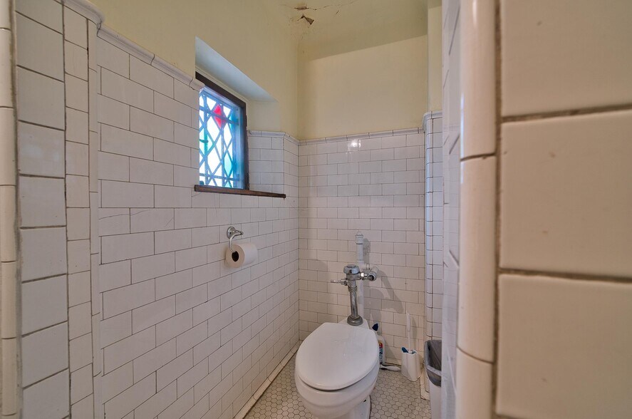 More Photos Of 1989 W Grand Blvd, Detroit Office Residential For Sale