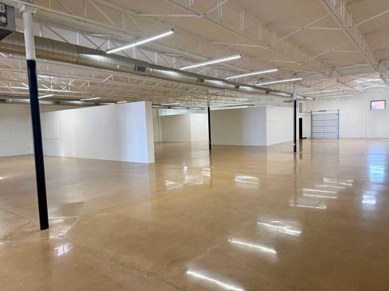 More Photos Of 1336 Crampton St, Dallas Distribution For Lease