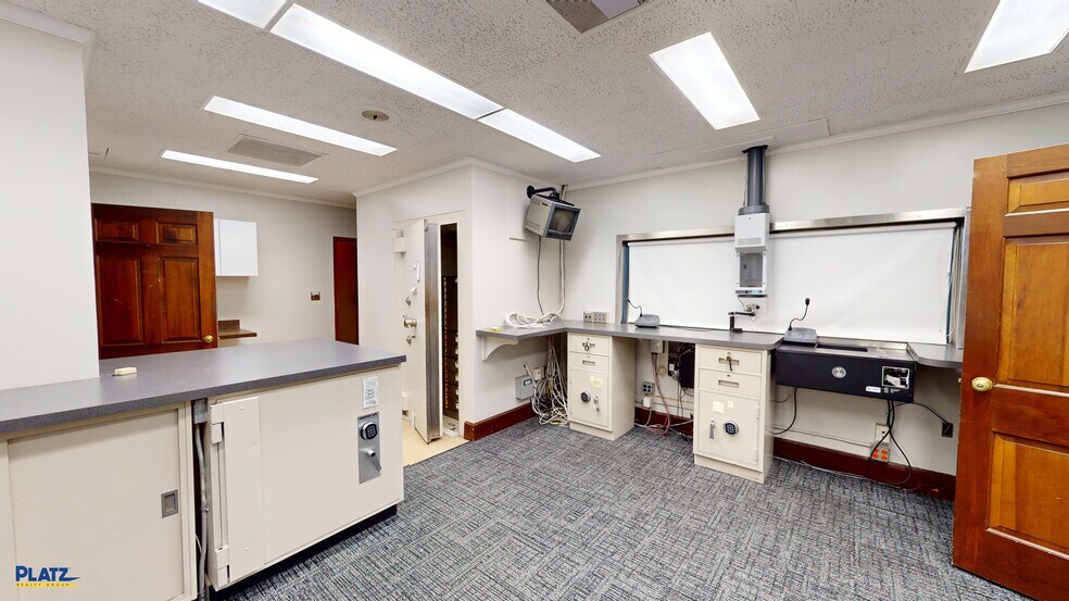 More Photos Of 3516 S Meridian Rd, Youngstown Bank For Sale