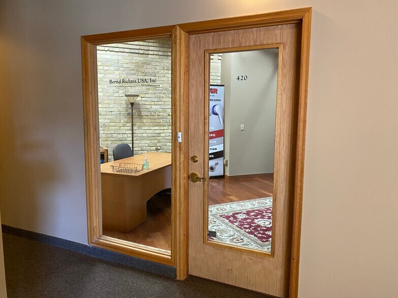 More Photos Of 413 Wacouta St, Saint Paul Office Residential For Lease