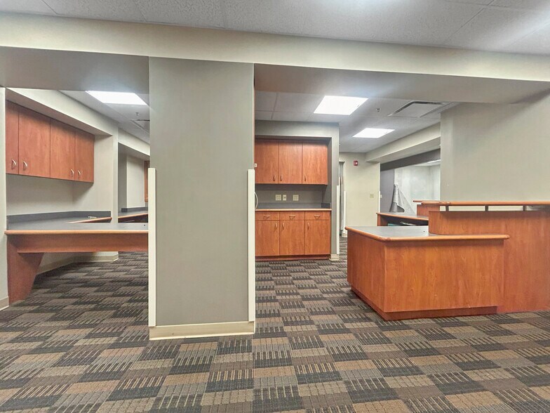 More Photos Of 333 Chestnut St, Hinsdale Medical For Lease