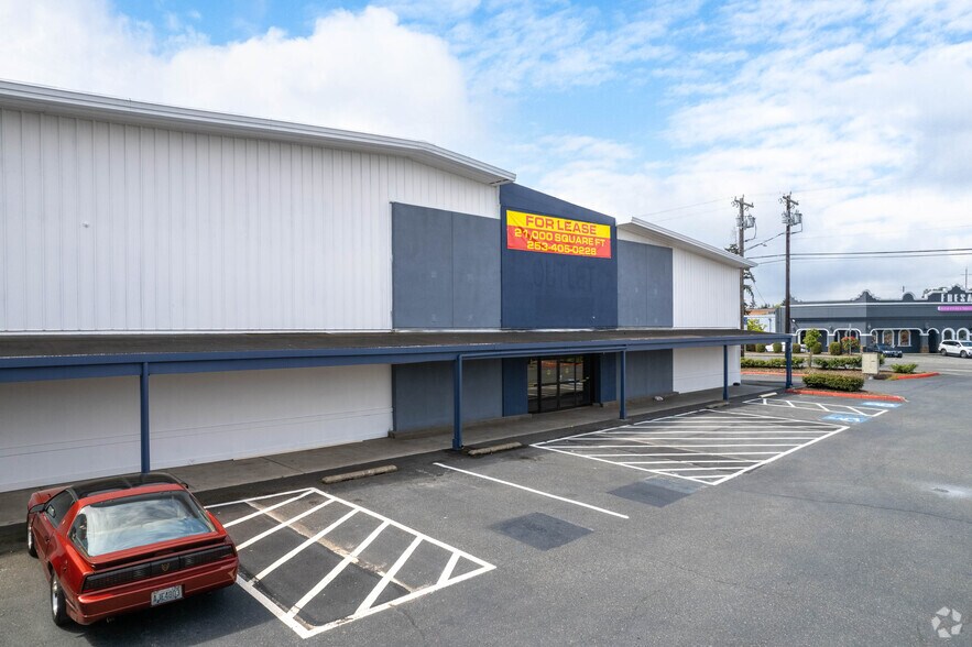 More Photos Of 710 SE Everett Mall Way, Everett General Retail For Lease